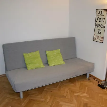 Apartament J.friedleina 28a *